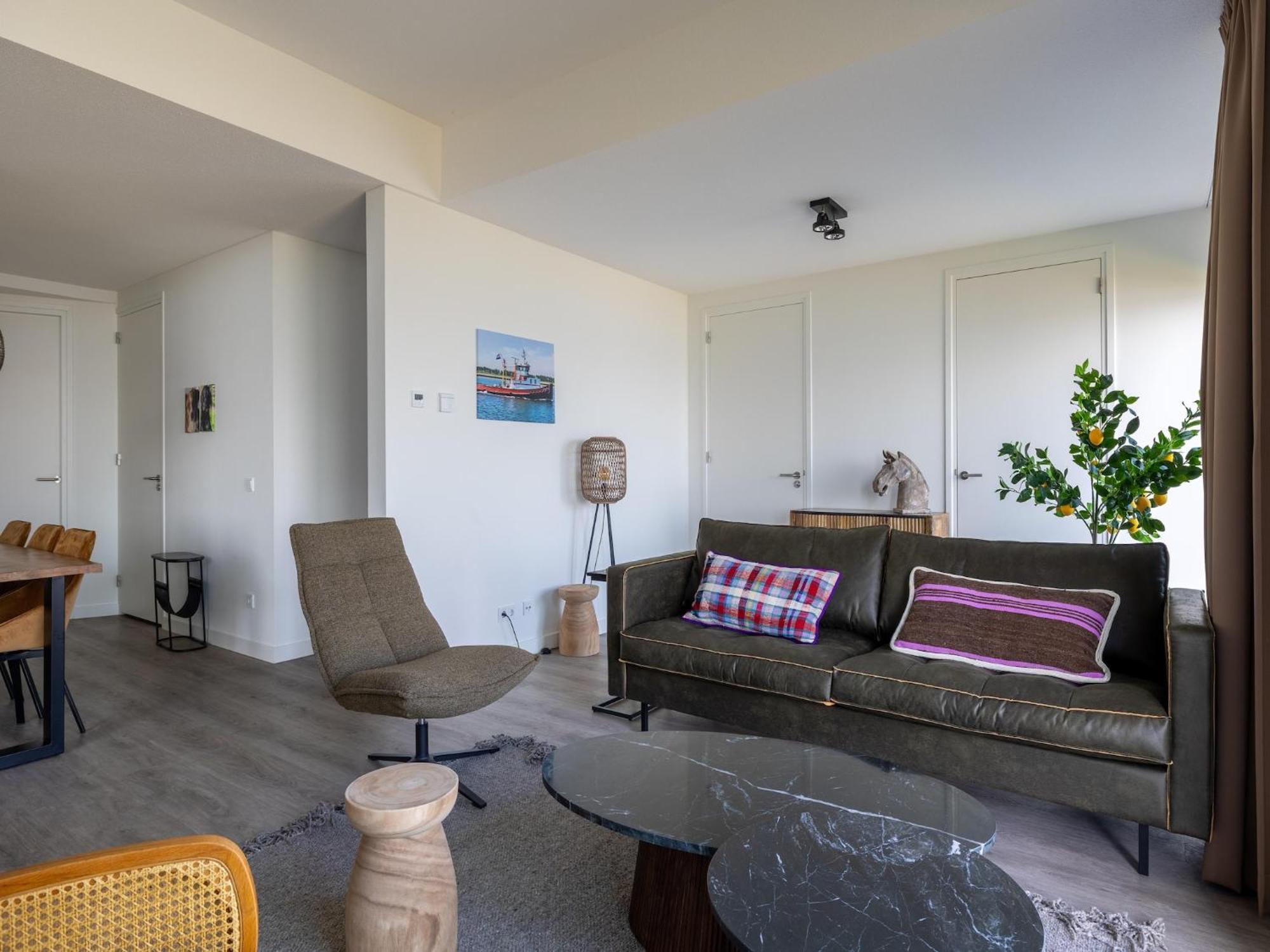 Laguna House *